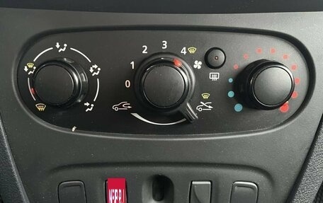 Renault Logan II, 2017 год, 590 000 рублей, 15 фотография