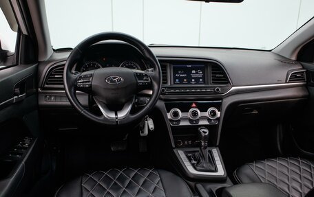 Hyundai Elantra VI рестайлинг, 2019 год, 1 349 000 рублей, 8 фотография