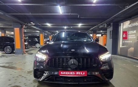 Mercedes-Benz E-Класс, 2021 год, 3 200 000 рублей, 1 фотография