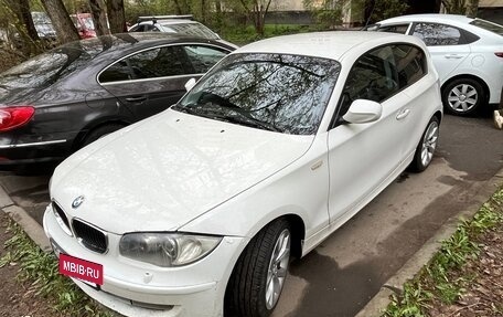 BMW 1 серия, 2011 год, 850 000 рублей, 2 фотография