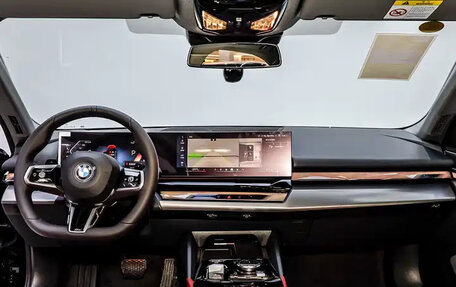 BMW 5 серия, 2025 год, 6 500 000 рублей, 23 фотография