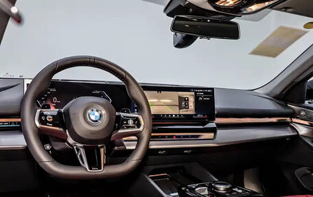 BMW 5 серия, 2025 год, 6 500 000 рублей, 31 фотография