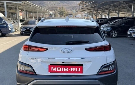 Hyundai Kona I, 2022 год, 1 800 000 рублей, 5 фотография