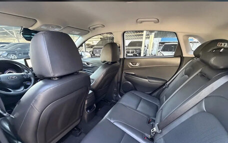 Hyundai Kona I, 2022 год, 1 800 000 рублей, 14 фотография