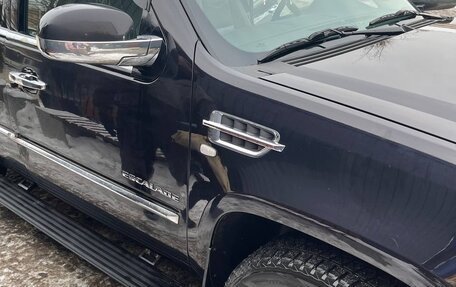 Cadillac Escalade III, 2013 год, 2 700 000 рублей, 18 фотография