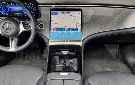 Mercedes-Benz EQE, 2022 год, 7 470 000 рублей, 5 фотография