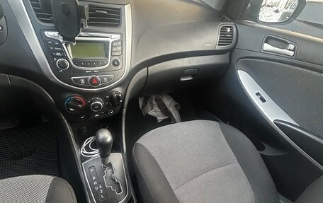 Hyundai Solaris II рестайлинг, 2011 год, 720 000 рублей, 5 фотография