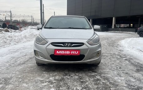 Hyundai Solaris II рестайлинг, 2012 год, 670 000 рублей, 1 фотография