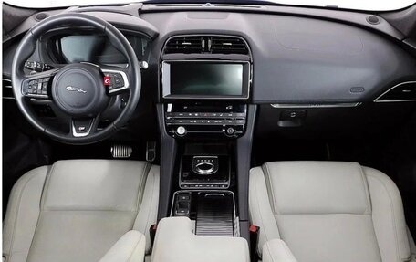 Jaguar F-Pace, 2016 год, 3 395 000 рублей, 13 фотография