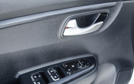 KIA Rio IV, 2017 год, 866 000 рублей, 7 фотография