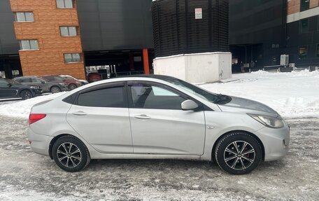 Hyundai Solaris II рестайлинг, 2012 год, 670 000 рублей, 4 фотография