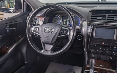 Toyota Camry, 2018 год, 1 899 000 рублей, 9 фотография