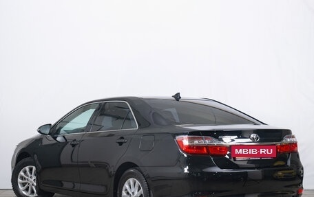 Toyota Camry, 2018 год, 1 899 000 рублей, 6 фотография