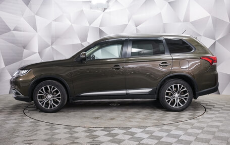 Mitsubishi Outlander III рестайлинг 3, 2016 год, 2 084 000 рублей, 2 фотография