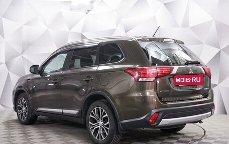 Mitsubishi Outlander III рестайлинг 3, 2016 год, 2 084 000 рублей, 3 фотография