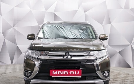 Mitsubishi Outlander III рестайлинг 3, 2016 год, 2 084 000 рублей, 8 фотография
