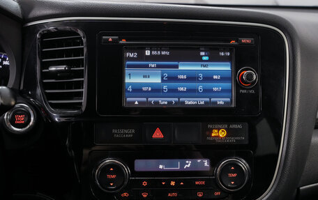 Mitsubishi Outlander III рестайлинг 3, 2016 год, 2 084 000 рублей, 18 фотография