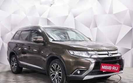 Mitsubishi Outlander III рестайлинг 3, 2016 год, 2 084 000 рублей, 7 фотография