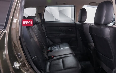 Mitsubishi Outlander III рестайлинг 3, 2016 год, 2 084 000 рублей, 12 фотография