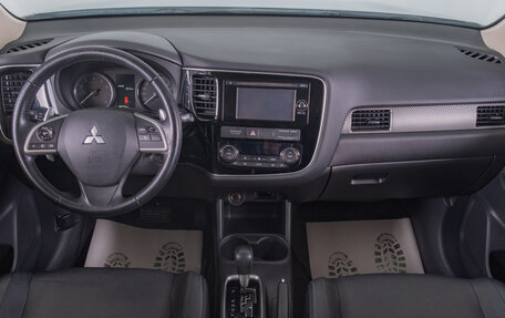 Mitsubishi Outlander III рестайлинг 3, 2013 год, 2 049 000 рублей, 13 фотография