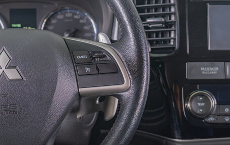 Mitsubishi Outlander III рестайлинг 3, 2013 год, 2 049 000 рублей, 12 фотография