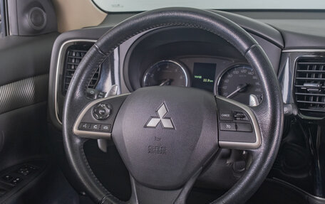 Mitsubishi Outlander III рестайлинг 3, 2013 год, 2 049 000 рублей, 10 фотография