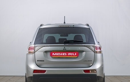 Mitsubishi Outlander III рестайлинг 3, 2013 год, 2 049 000 рублей, 5 фотография