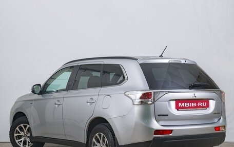 Mitsubishi Outlander III рестайлинг 3, 2013 год, 2 049 000 рублей, 6 фотография