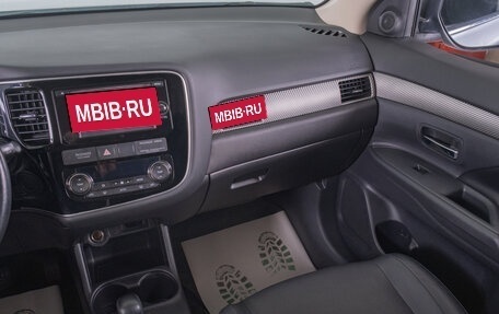 Mitsubishi Outlander III рестайлинг 3, 2013 год, 2 049 000 рублей, 14 фотография