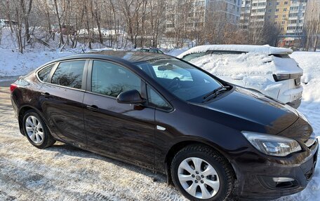 Opel Astra J, 2014 год, 950 000 рублей, 3 фотография