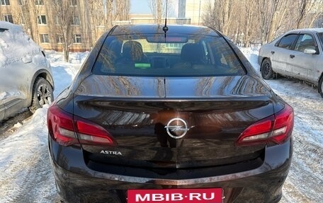Opel Astra J, 2014 год, 950 000 рублей, 4 фотография