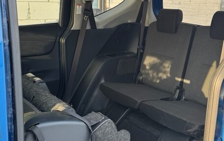 Toyota Sienta II, 2019 год, 1 390 000 рублей, 22 фотография