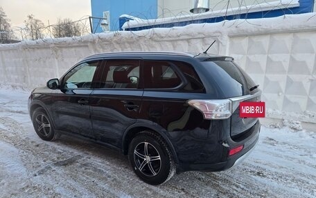 Mitsubishi Outlander III рестайлинг 3, 2014 год, 1 750 000 рублей, 6 фотография