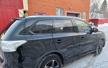 Mitsubishi Outlander III рестайлинг 3, 2014 год, 1 750 000 рублей, 9 фотография