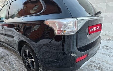 Mitsubishi Outlander III рестайлинг 3, 2014 год, 1 750 000 рублей, 14 фотография