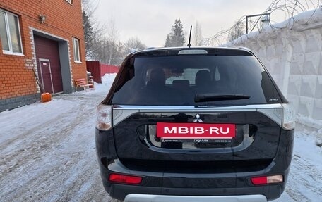 Mitsubishi Outlander III рестайлинг 3, 2014 год, 1 750 000 рублей, 7 фотография