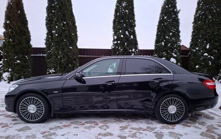 Mercedes-Benz E-Класс, 2012 год, 2 250 000 рублей, 3 фотография