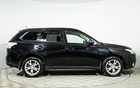 Mitsubishi Outlander III рестайлинг 3, 2013 год, 1 349 898 рублей, 4 фотография