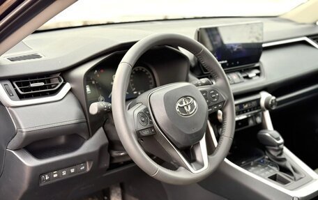 Toyota RAV4, 2024 год, 3 900 000 рублей, 6 фотография