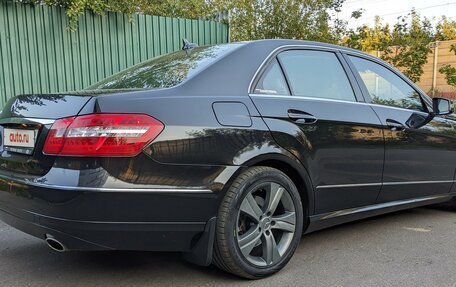 Mercedes-Benz E-Класс, 2011 год, 2 100 000 рублей, 2 фотография