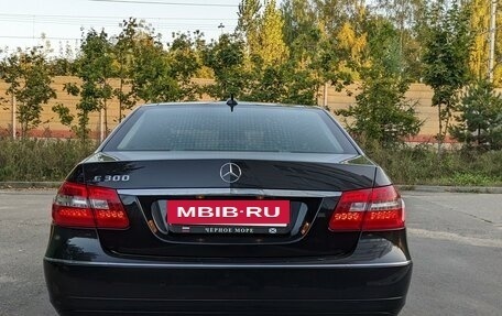 Mercedes-Benz E-Класс, 2011 год, 2 100 000 рублей, 4 фотография