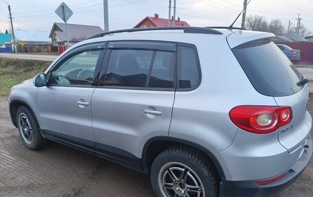 Volkswagen Tiguan I, 2010 год, 675 000 рублей, 2 фотография