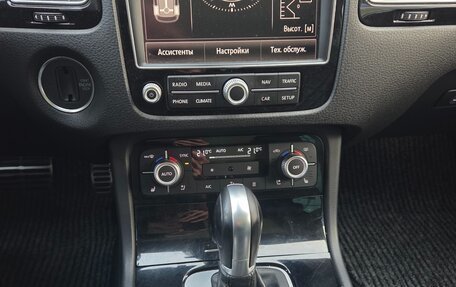 Volkswagen Touareg III, 2017 год, 3 990 000 рублей, 14 фотография