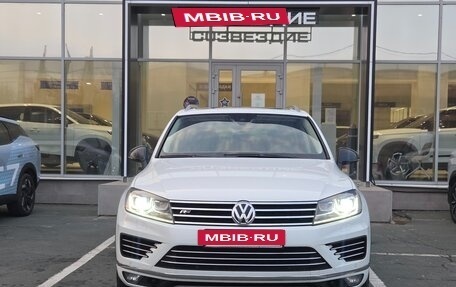 Volkswagen Touareg III, 2017 год, 3 990 000 рублей, 2 фотография