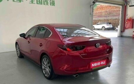 Mazda 3, 2022 год, 2 100 000 рублей, 4 фотография
