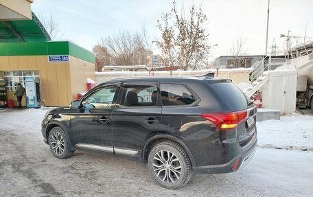 Mitsubishi Outlander III рестайлинг 3, 2018 год, 2 150 000 рублей, 2 фотография