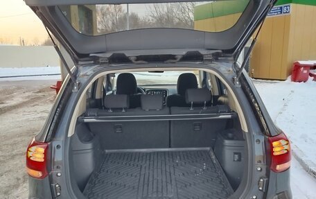 Mitsubishi Outlander III рестайлинг 3, 2018 год, 2 150 000 рублей, 9 фотография