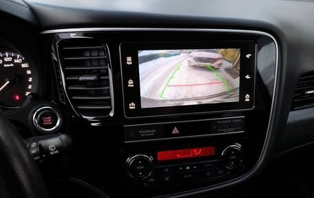 Mitsubishi Outlander III рестайлинг 3, 2018 год, 2 150 000 рублей, 11 фотография