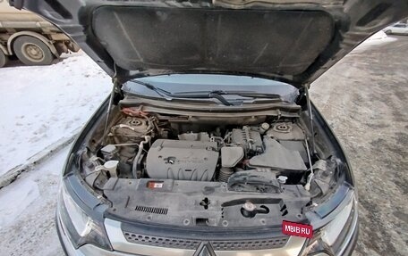 Mitsubishi Outlander III рестайлинг 3, 2018 год, 2 150 000 рублей, 8 фотография