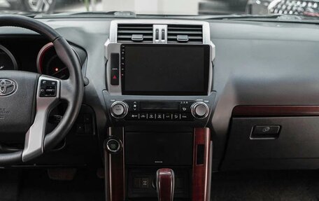 Toyota Land Cruiser Prado 150 рестайлинг 2, 2016 год, 3 200 000 рублей, 7 фотография